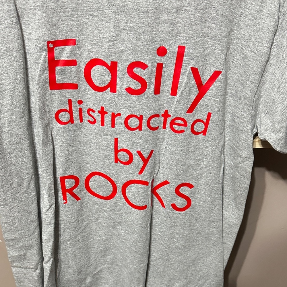 Gildan Gray Tee with Red Print - Kids Short Sleeve